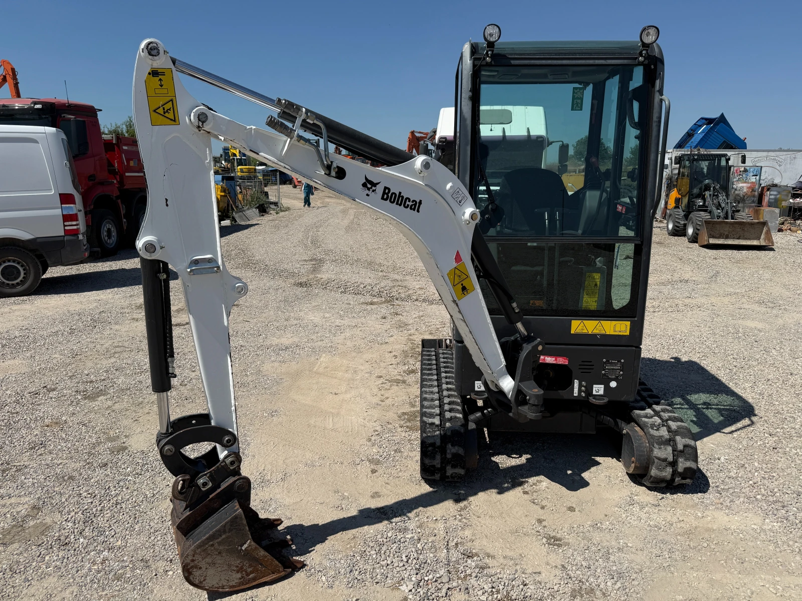 Багер Bobcat E19 - 600 моточаса, снимка 17 - Индустриална техника - 54682063