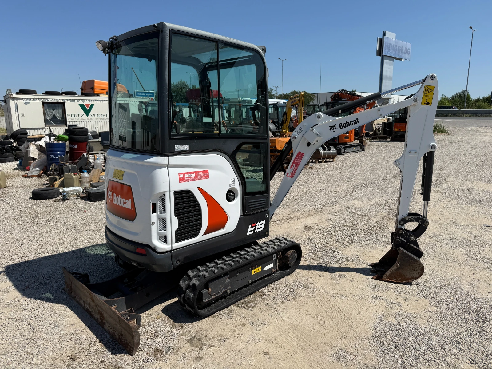 Багер Bobcat E19 - 600 моточаса, снимка 15 - Индустриална техника - 54682063
