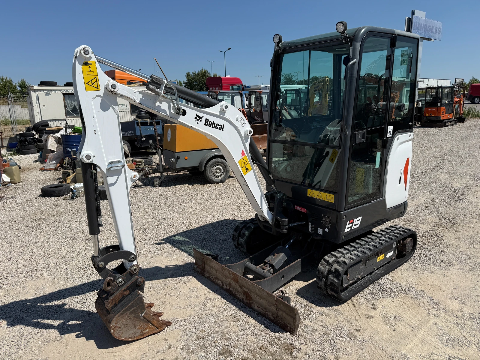 Багер Bobcat E19 - 600 моточаса, снимка 4 - Индустриална техника - 54682063