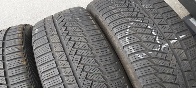 Гуми Зимни 235/40R19, снимка 3 - Гуми и джанти - 32572165