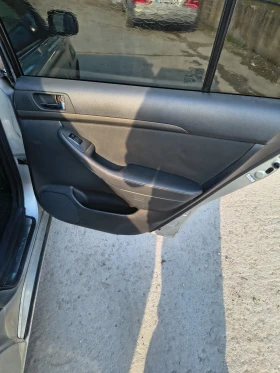 Toyota Avensis 2.2 D4D , снимка 12