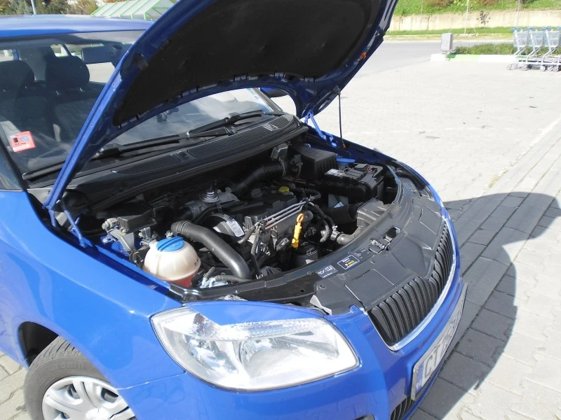 Skoda Fabia, снимка 5 - Автомобили и джипове - 46777924