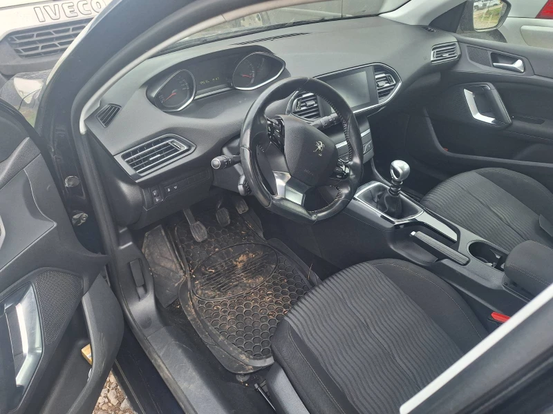 Peugeot 308 1.2 e-thp 130hp, снимка 6 - Автомобили и джипове - 50006280