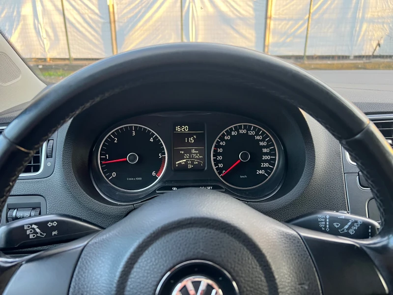 VW Polo 1.6* TDI* 90HP, снимка 9 - Автомобили и джипове - 48446420