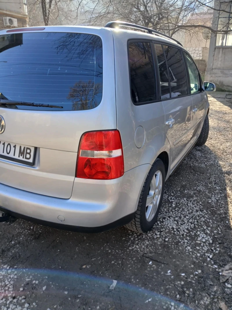 VW Touran, снимка 5 - Автомобили и джипове - 48754790