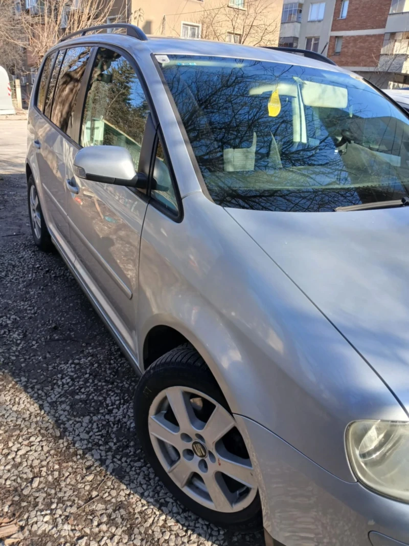 VW Touran, снимка 6 - Автомобили и джипове - 48754790