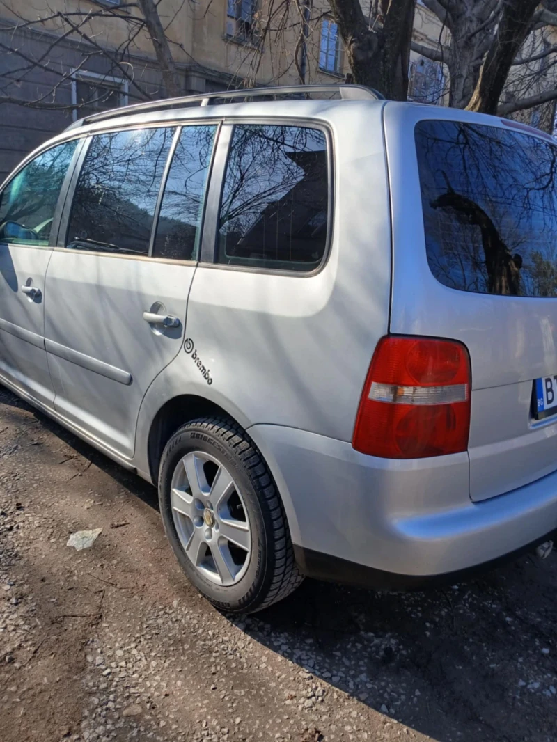 VW Touran, снимка 3 - Автомобили и джипове - 48754790