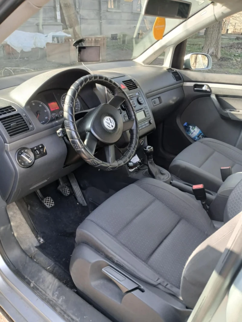 VW Touran, снимка 12 - Автомобили и джипове - 48754790