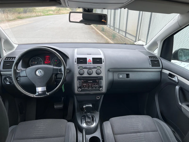 VW Touran 2.0TDI DSG BMM, снимка 16 - Автомобили и джипове - 52172973