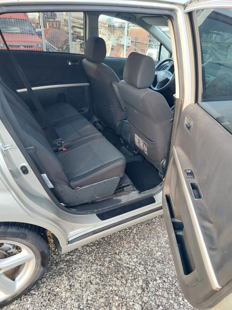 Toyota Corolla verso 2.2 D-CAT, снимка 10 - Автомобили и джипове - 52644619