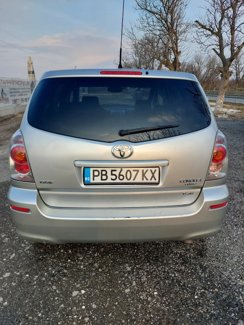 Toyota Corolla verso 2.2 D-CAT, снимка 5 - Автомобили и джипове - 52644619