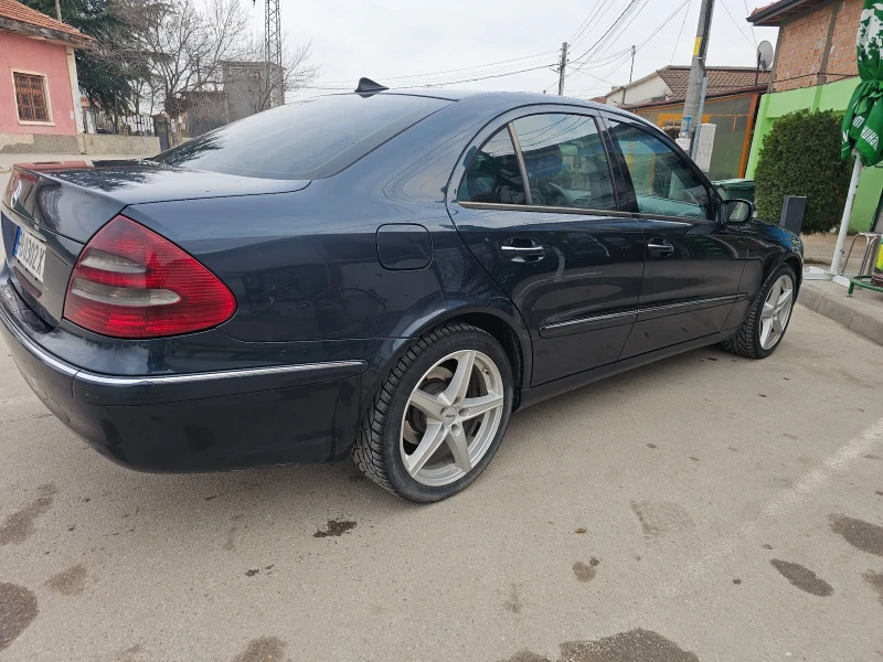 Mercedes-Benz E 270, снимка 5 - Автомобили и джипове - 52658435