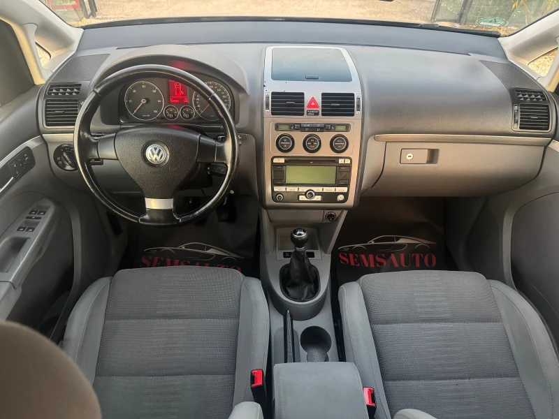 VW Touran 2.0 TDI HIGHLINE  ТОП състояниe, снимка 11 - Автомобили и джипове - 52710497