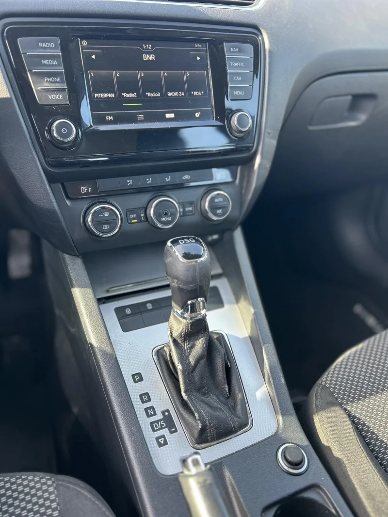 Skoda Octavia, снимка 11 - Автомобили и джипове - 53153630