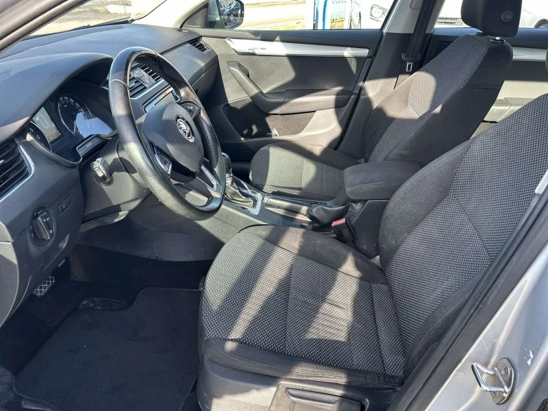 Skoda Octavia, снимка 9 - Автомобили и джипове - 53153630