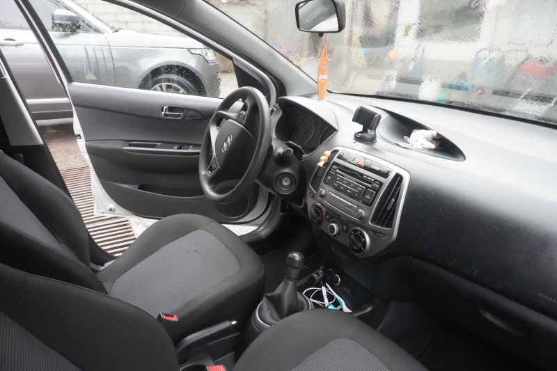 Hyundai I20, снимка 12 - Автомобили и джипове - 53276255