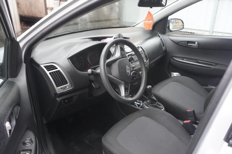 Hyundai I20, снимка 7 - Автомобили и джипове - 53276255