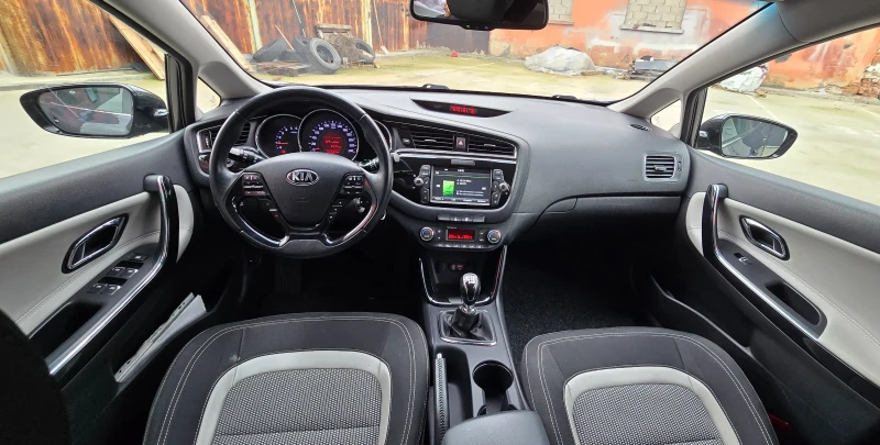 Kia Ceed 1.6 110к.с. CRDI, снимка 6 - Автомобили и джипове - 53563376