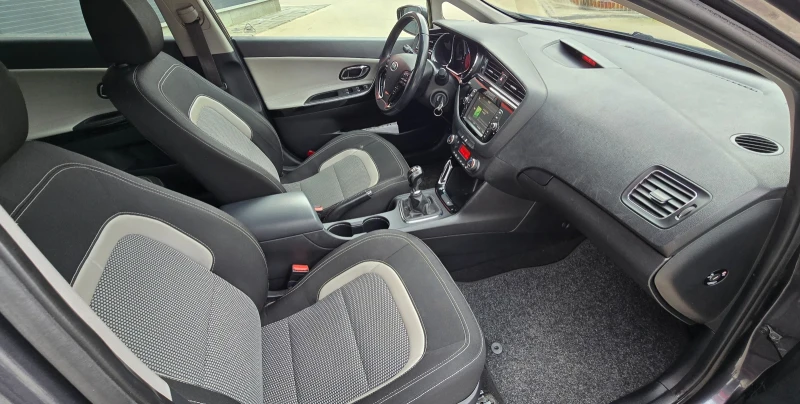Kia Ceed 1.6 110к.с. CRDI, снимка 8 - Автомобили и джипове - 53563376