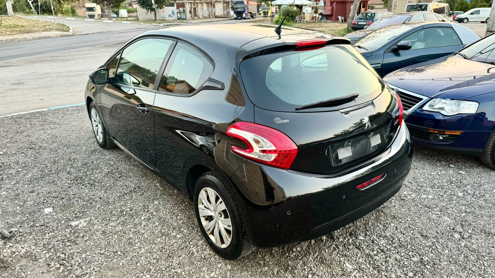 Peugeot 208 1.2 VTI ACTIVE - изображение 5