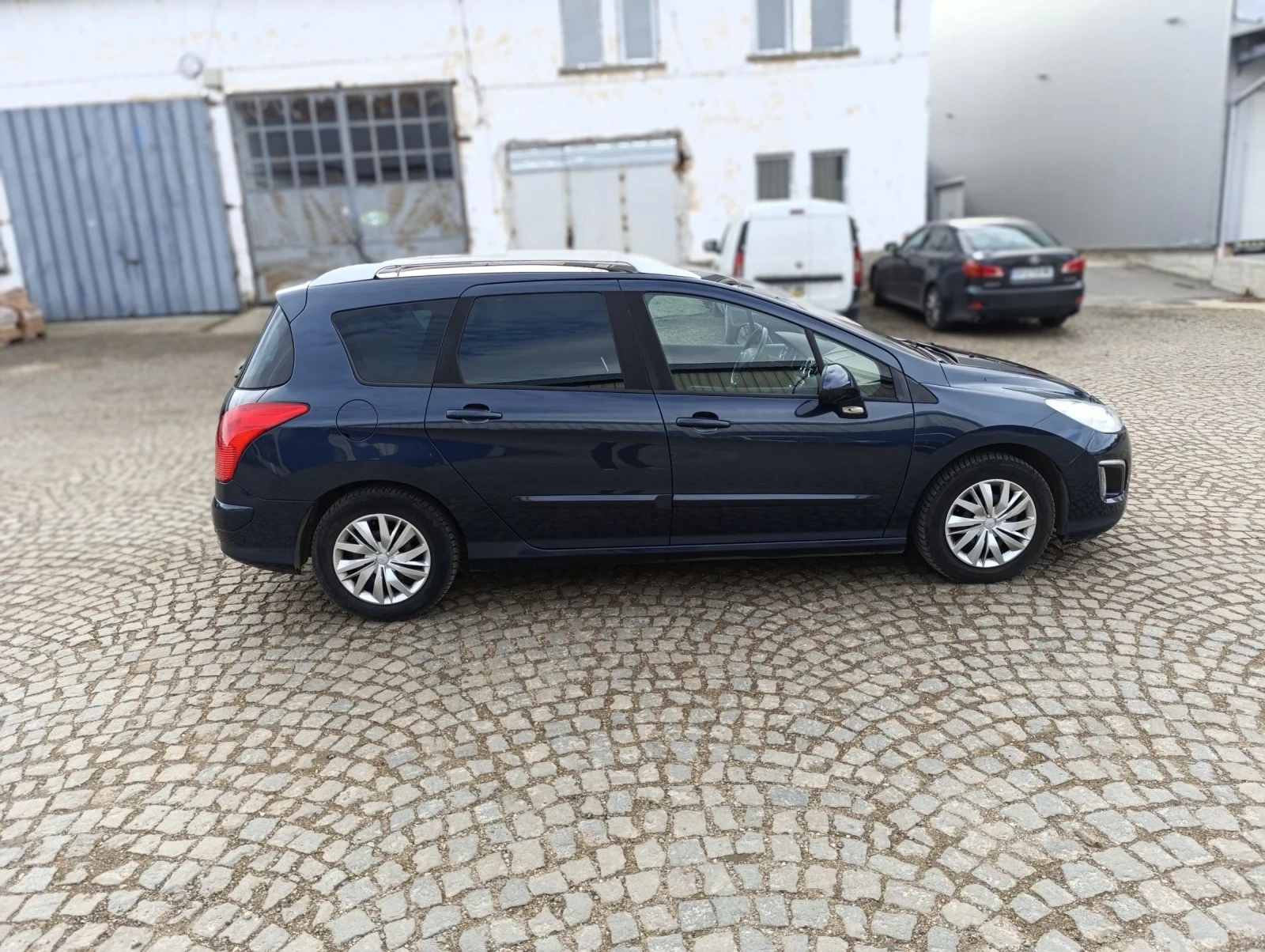 Peugeot 308 1.6eHDI Panorama Navi - изображение 6