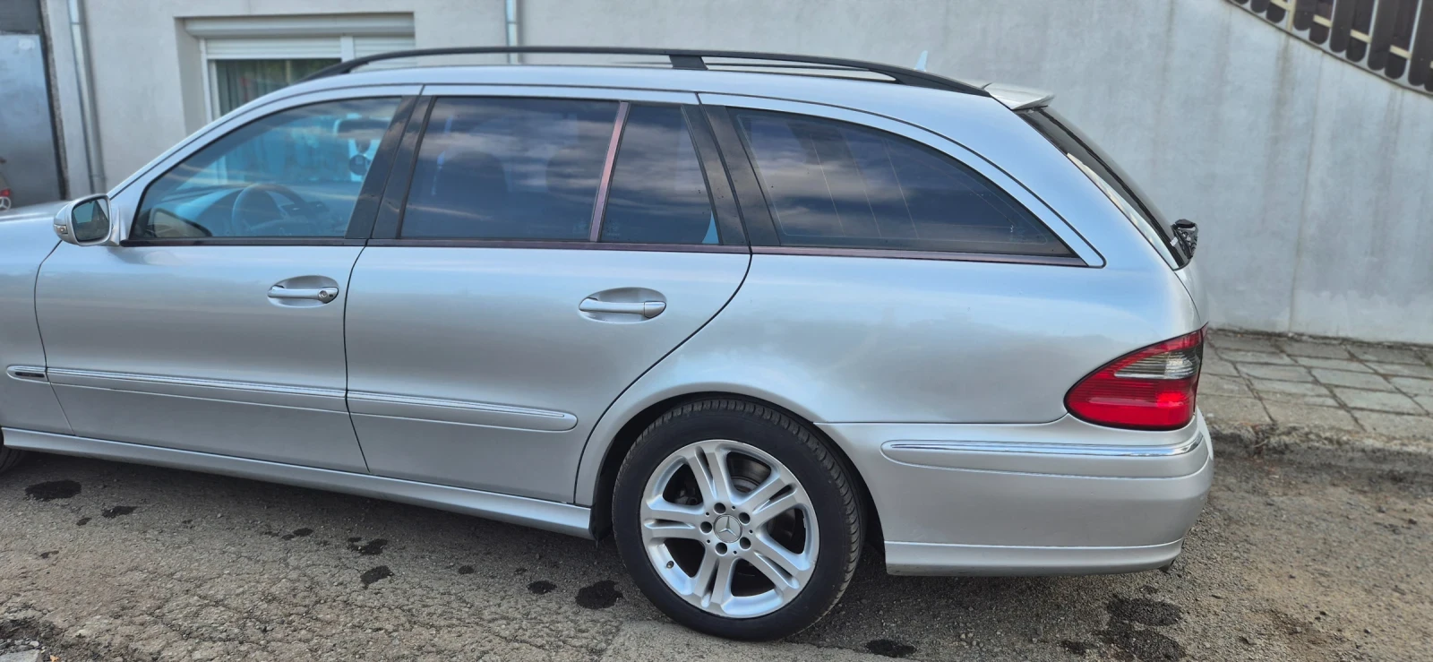 Mercedes-Benz E 320  - изображение 3