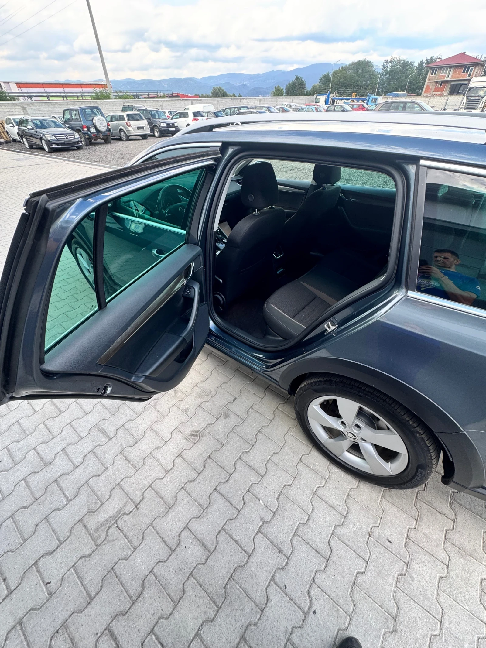 Skoda Octavia SCOUT 4X4 - изображение 4