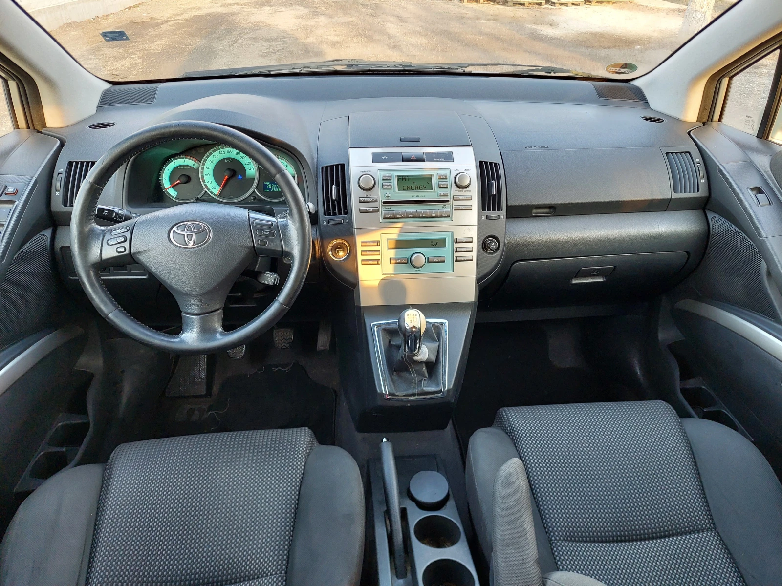 Toyota Corolla verso 2.2 D-CAT | Mobile.bg — изображение 7