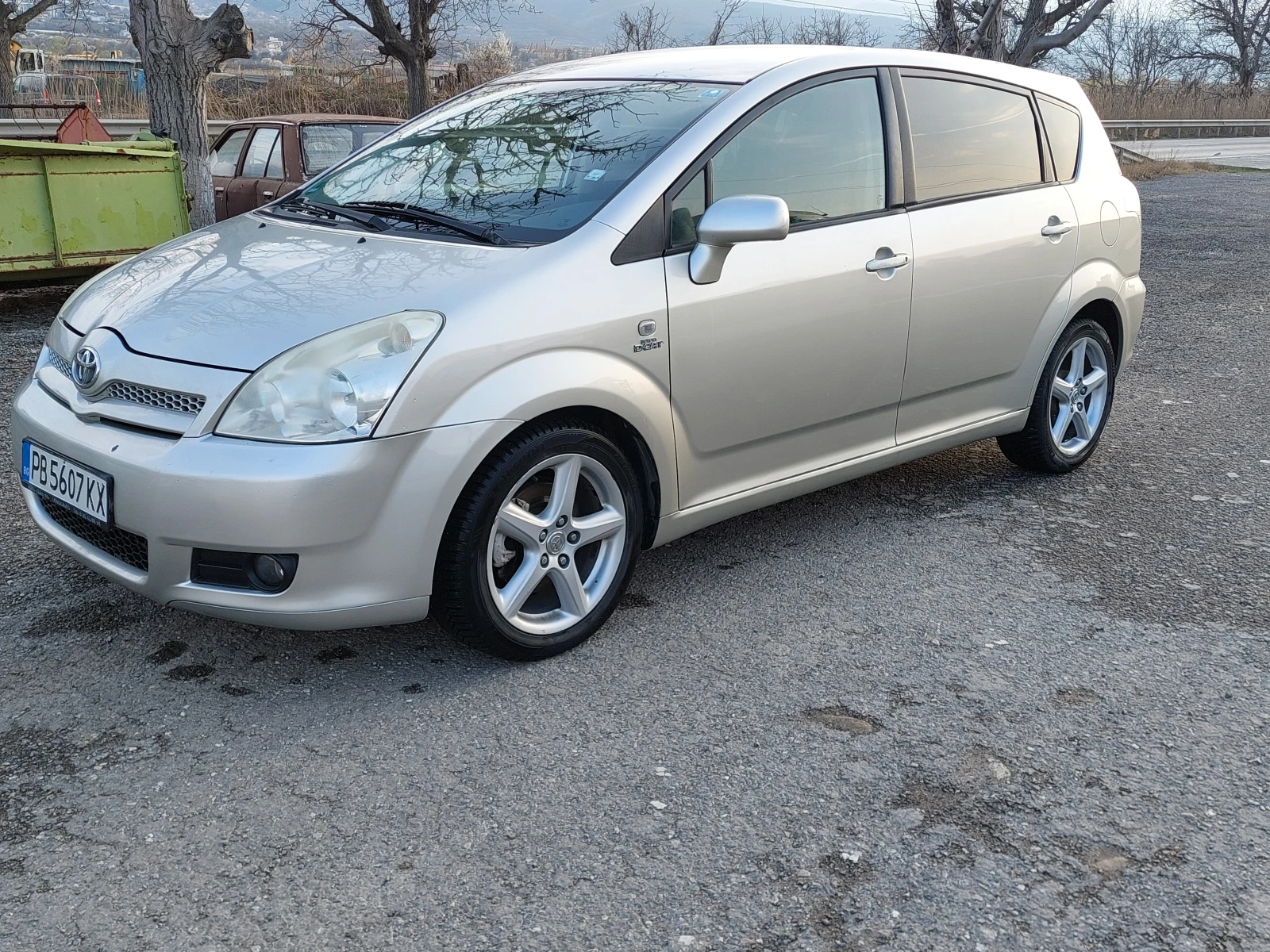 Toyota Corolla verso 2.2 D-CAT | Mobile.bg — изображение 3