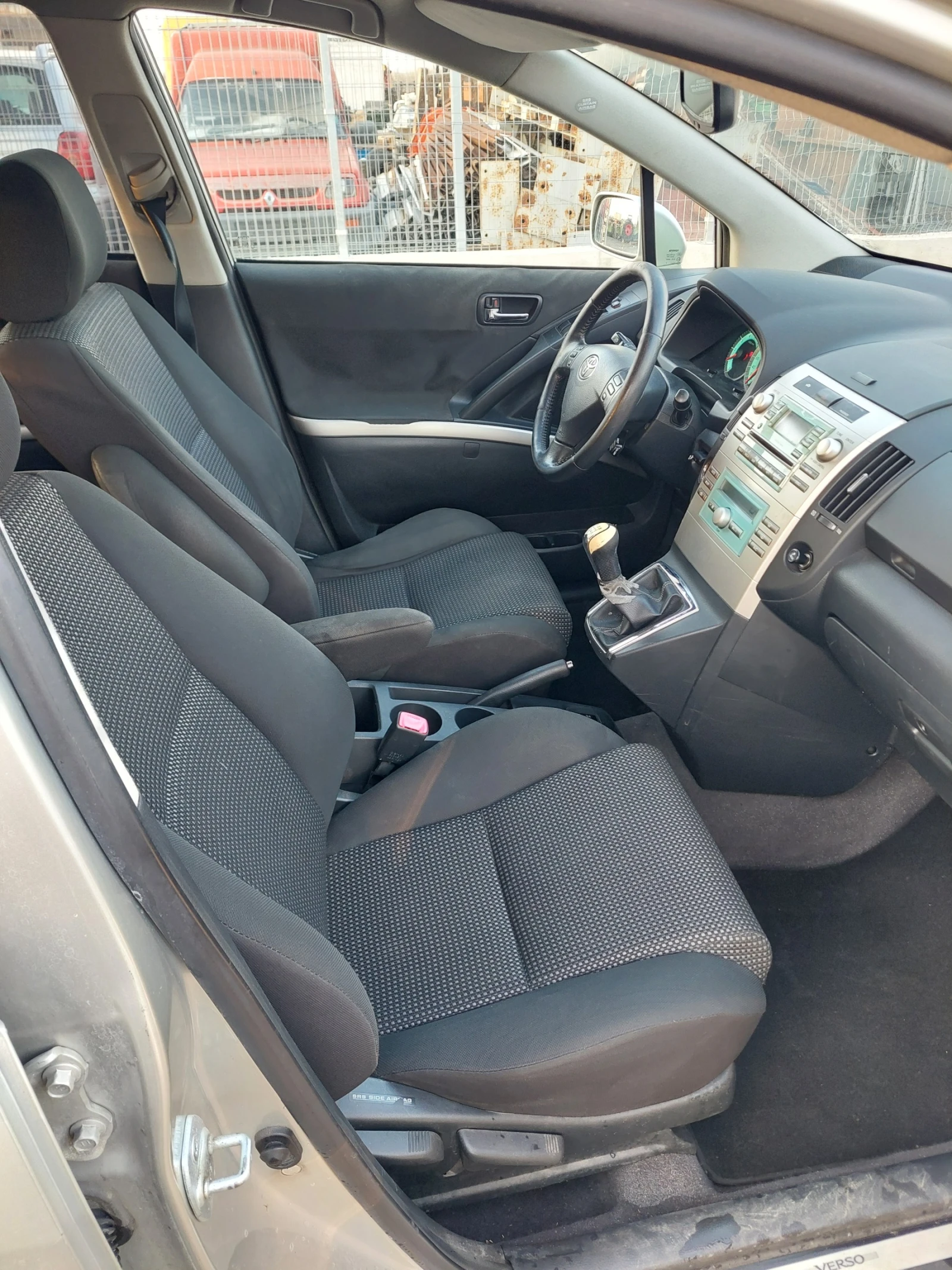 Toyota Corolla verso 2.2 D-CAT | Mobile.bg — изображение 9