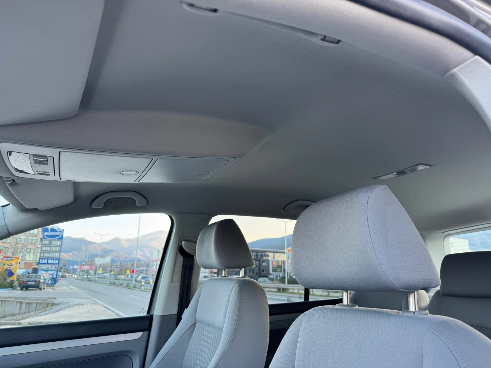 VW Touran 2.0 TDI HIGHLINE  ��� ��������e | Mobile.bg � ����������� 14
