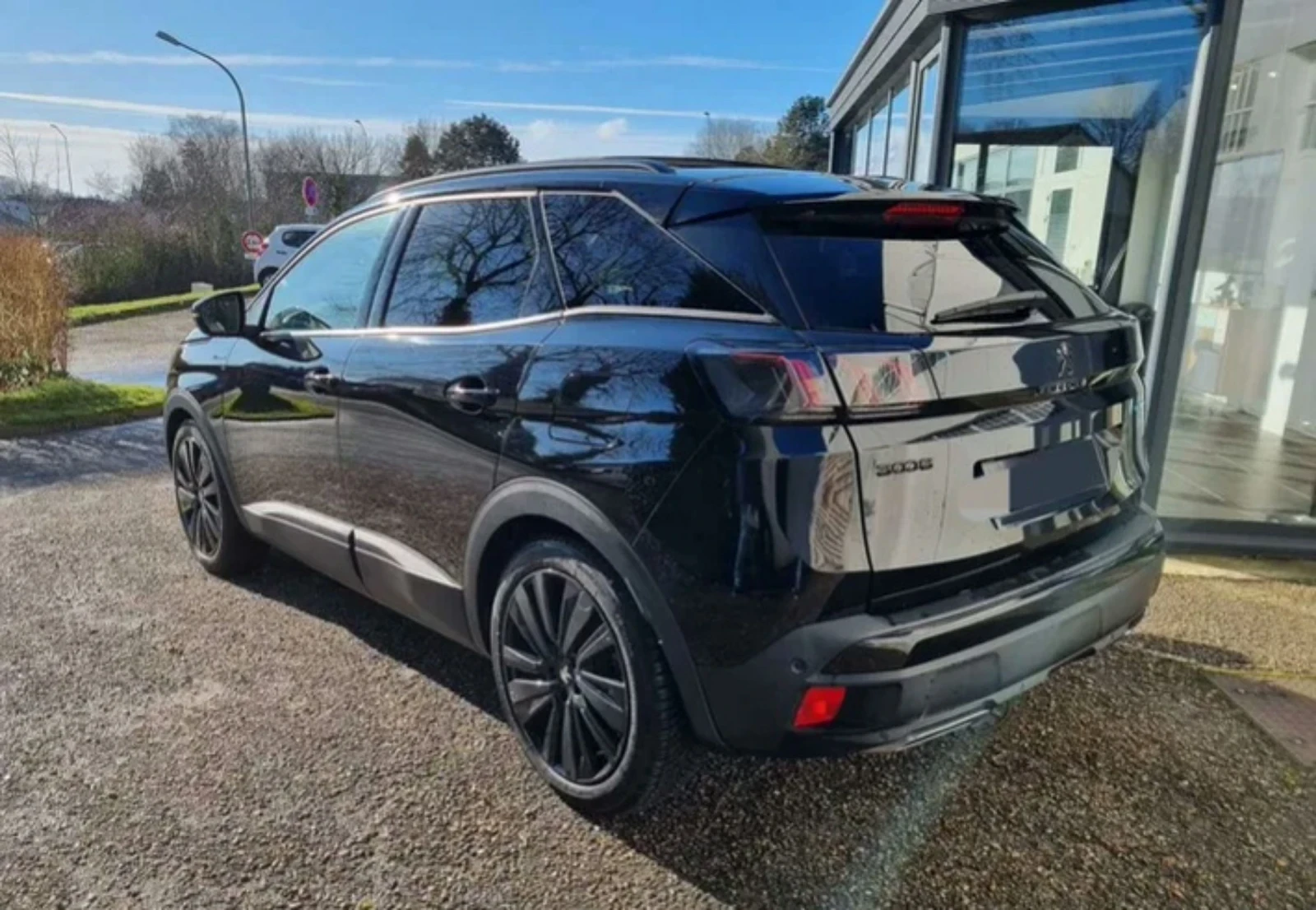 Peugeot 3008  GT FULL BLACK 300 4WD PLUG-IN-HYBRID S&S EAT8 - изображение 3