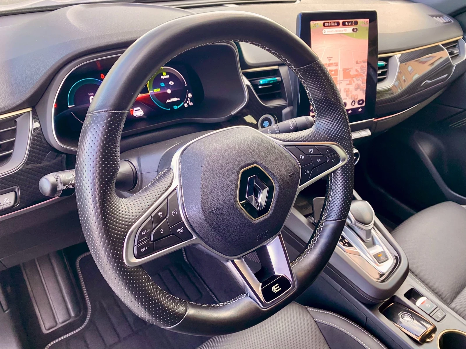 Renault Arkana Full Hybrid E-Tech Engineered Fast Track, снимка 9 - Автомобили и джипове - 53911961