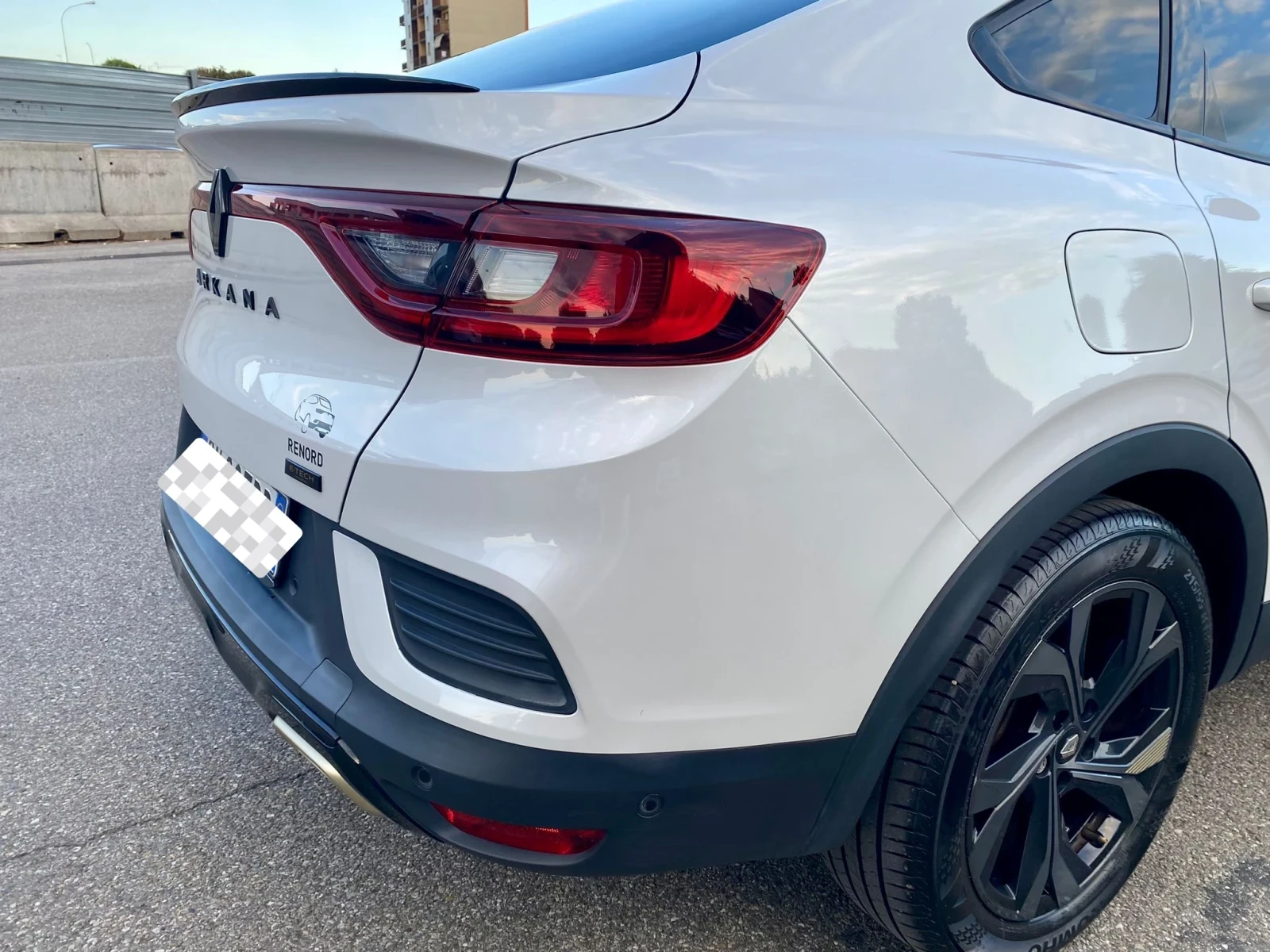 Renault Arkana Full Hybrid E-Tech Engineered Fast Track, снимка 8 - Автомобили и джипове - 53911961