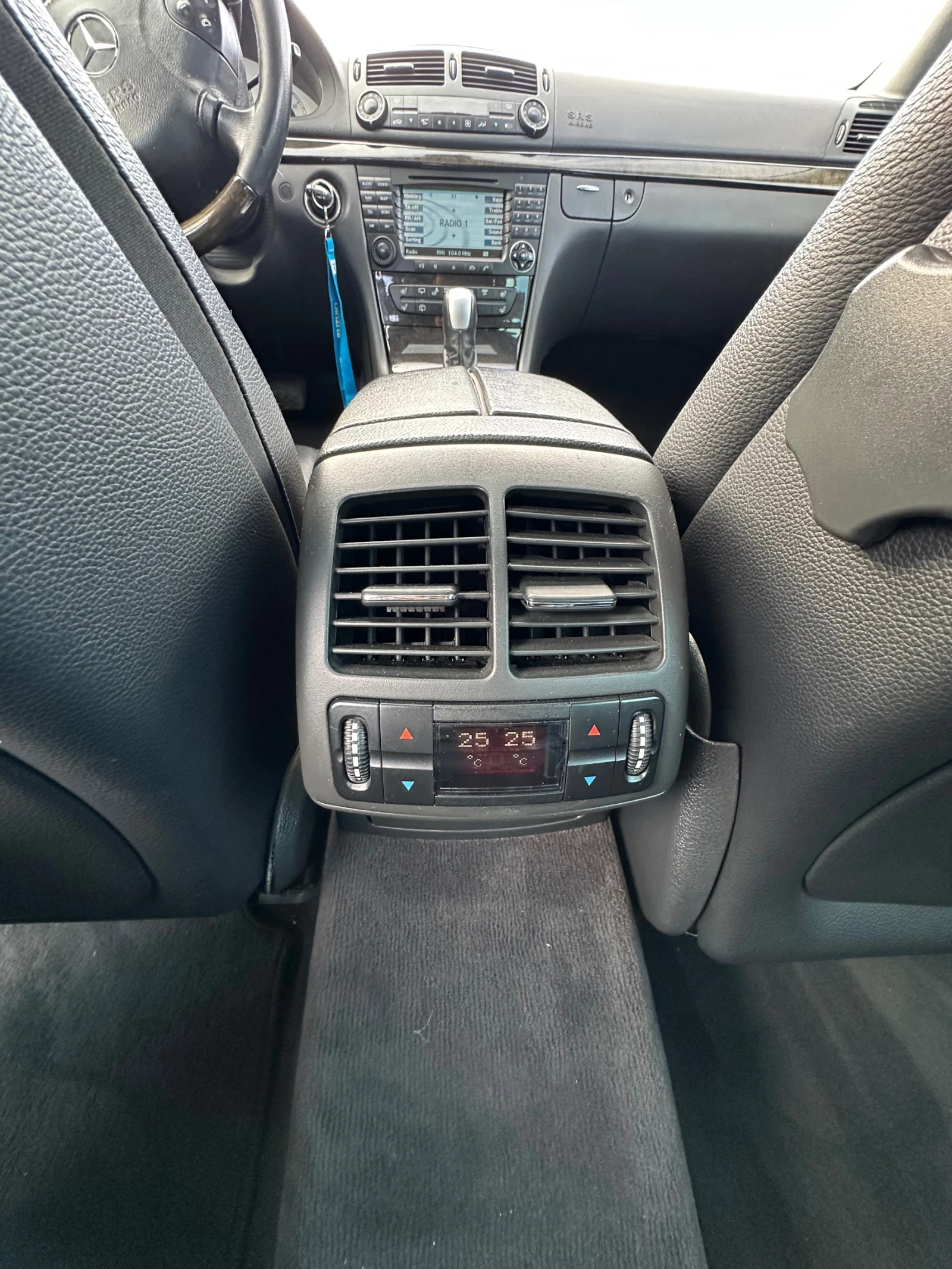 Mercedes-Benz E 500 7g tronik на задно, снимка 15 - Автомобили и джипове - 53951629