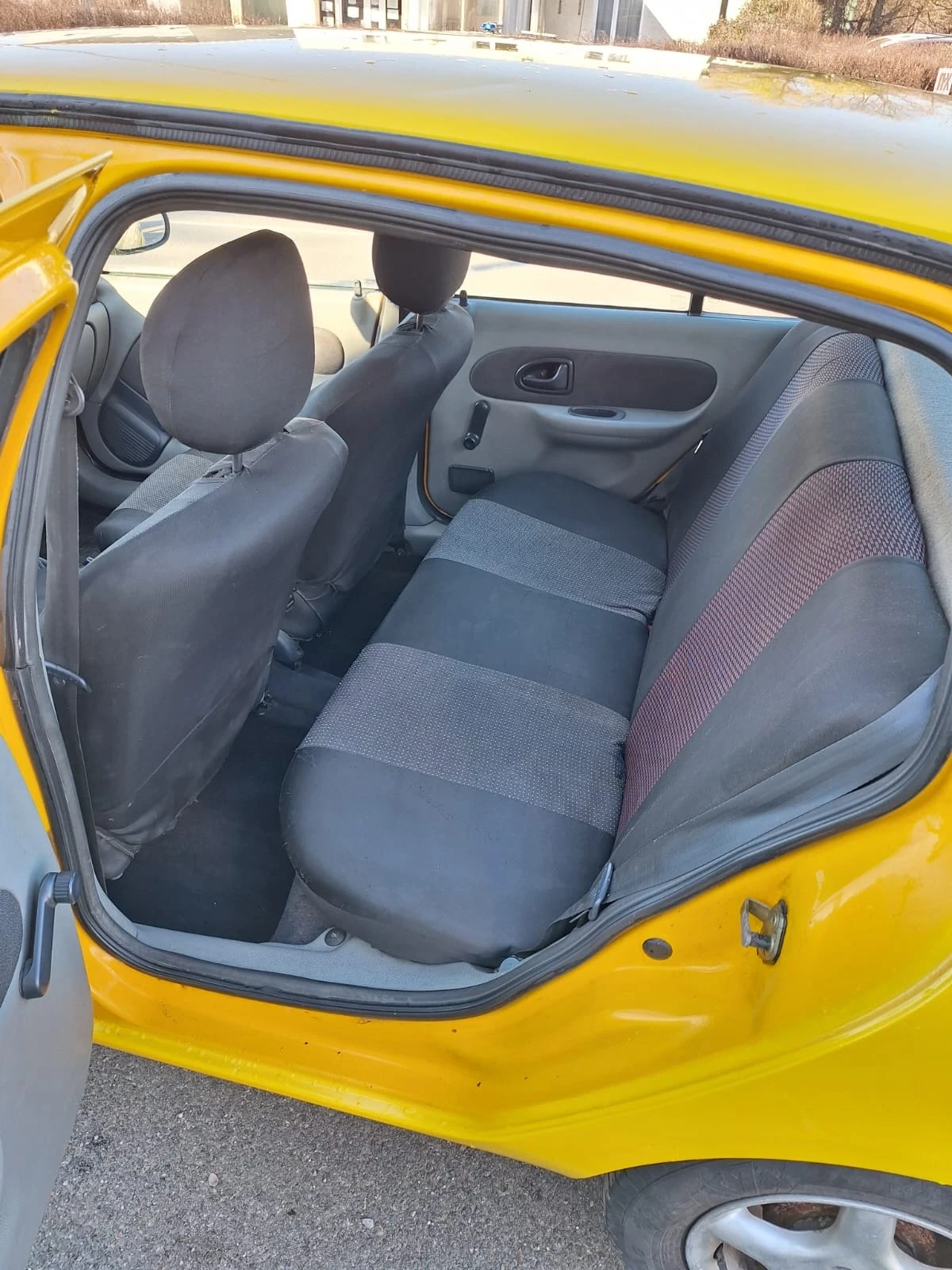 Renault Clio 1.4, снимка 7 - Автомобили и джипове - 54313200