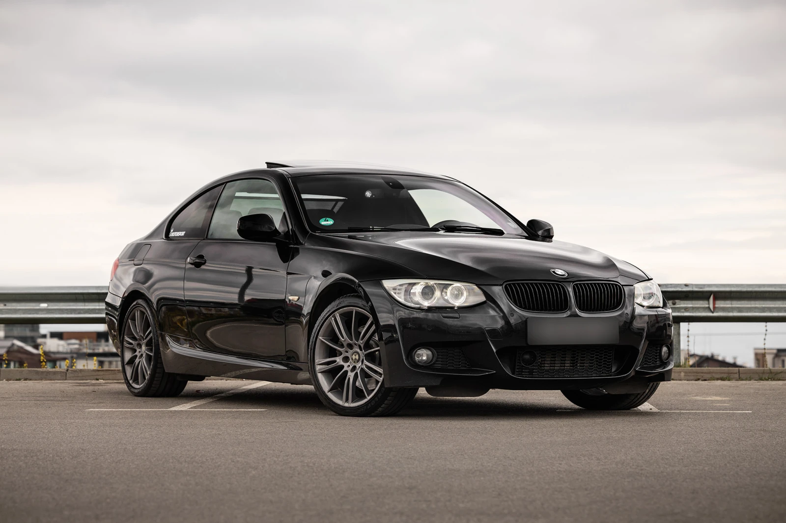 BMW 330 Фейс, Фул екстри, снимка 3 - Автомобили и джипове - 54029586