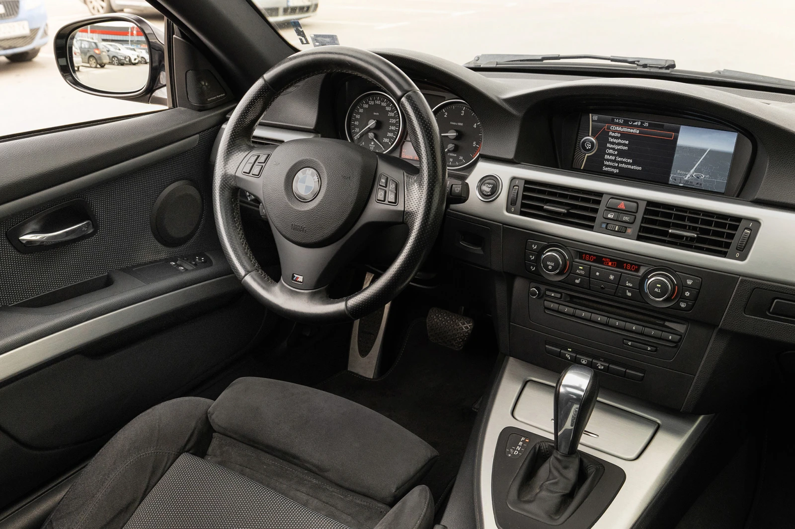 BMW 330 Фейс, Фул екстри, снимка 10 - Автомобили и джипове - 54029586