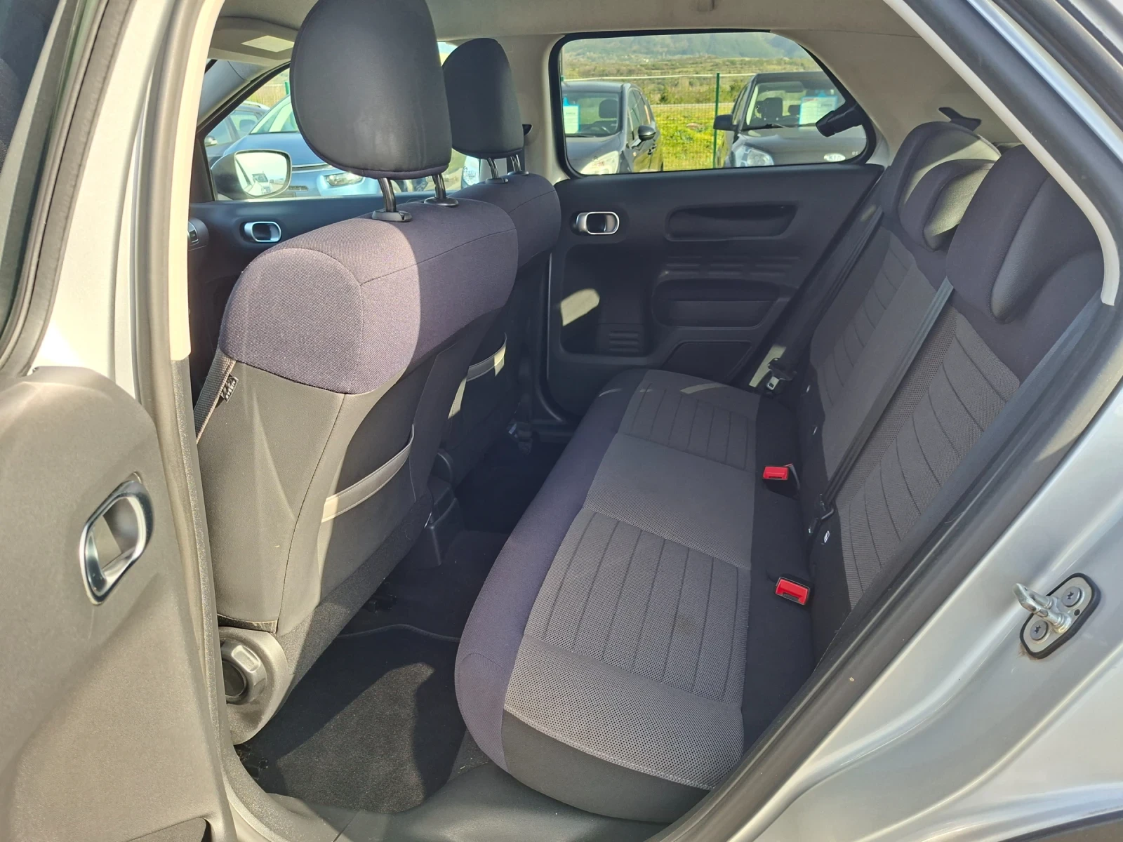 Citroen C4 Cactus 1, 2 i, снимка 11 - Автомобили и джипове - 54196705