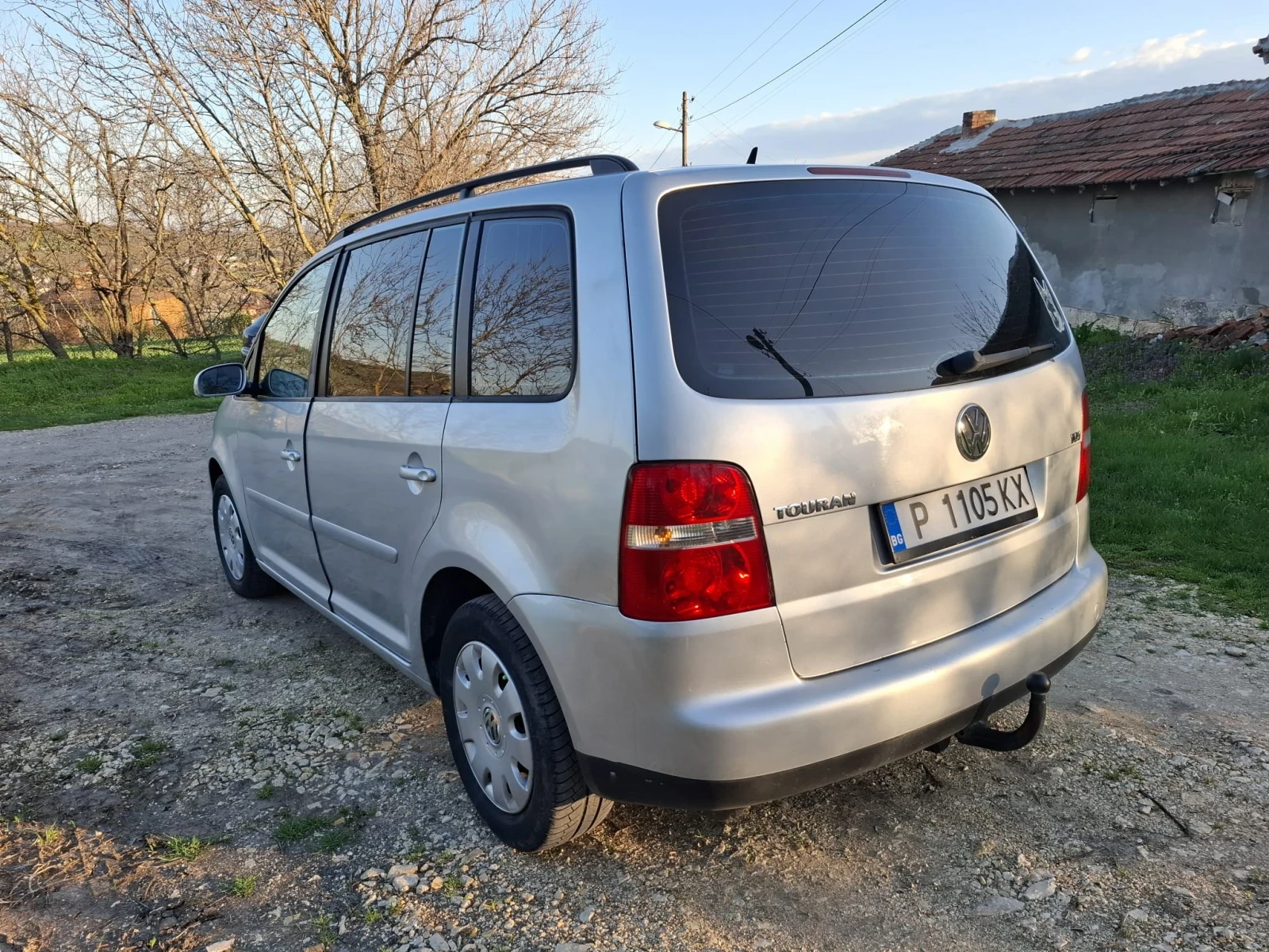 VW Touran, снимка 4 - Автомобили и джипове - 54198901