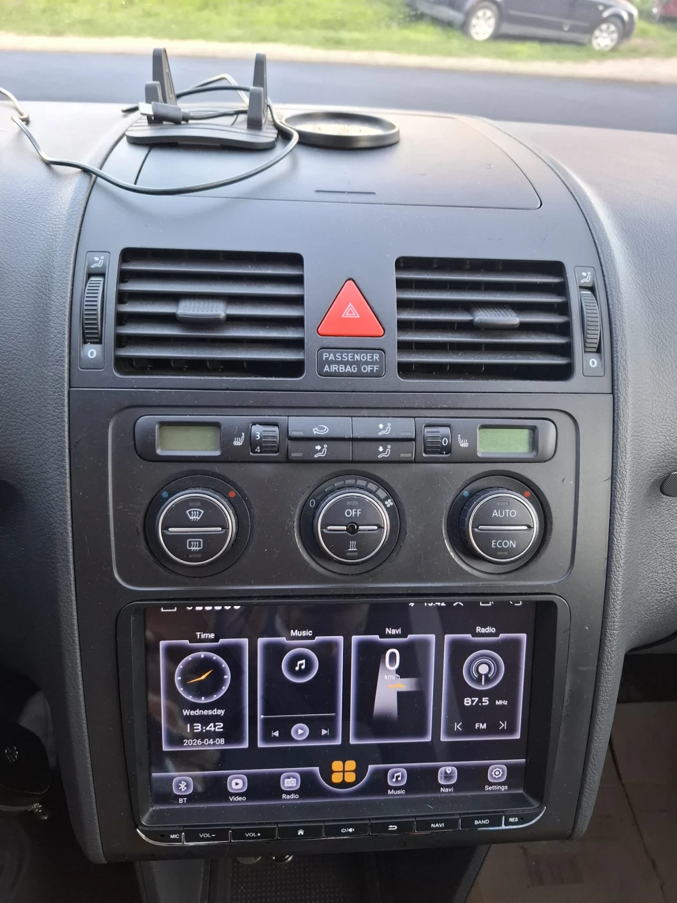 VW Touran, снимка 8 - Автомобили и джипове - 54198901