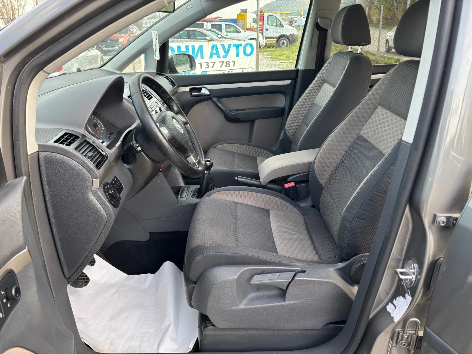 VW Touran KROSS 6 + 1 МЕСТА , снимка 12 - Автомобили и джипове - 54219830