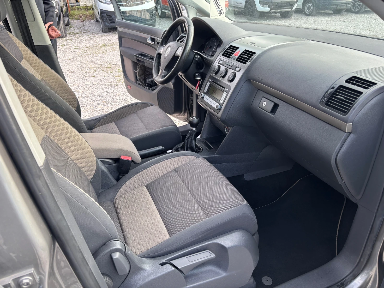 VW Touran KROSS 6 + 1 МЕСТА , снимка 17 - Автомобили и джипове - 54219830