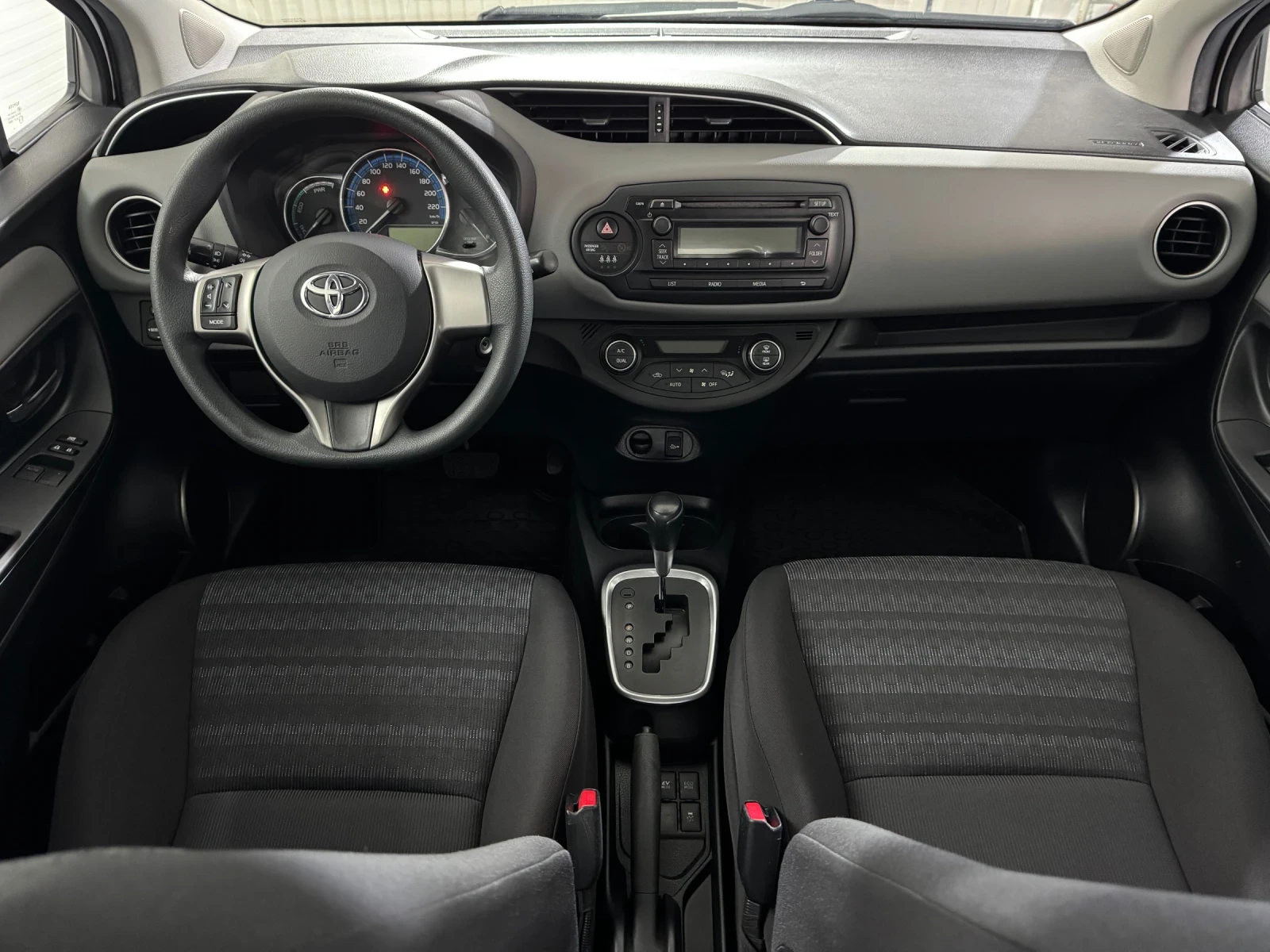 Toyota Yaris 1.5 HYBRID - AUTOMATIC - EURO 6B - 150.000 km! | Mobile.bg � ����������� 10