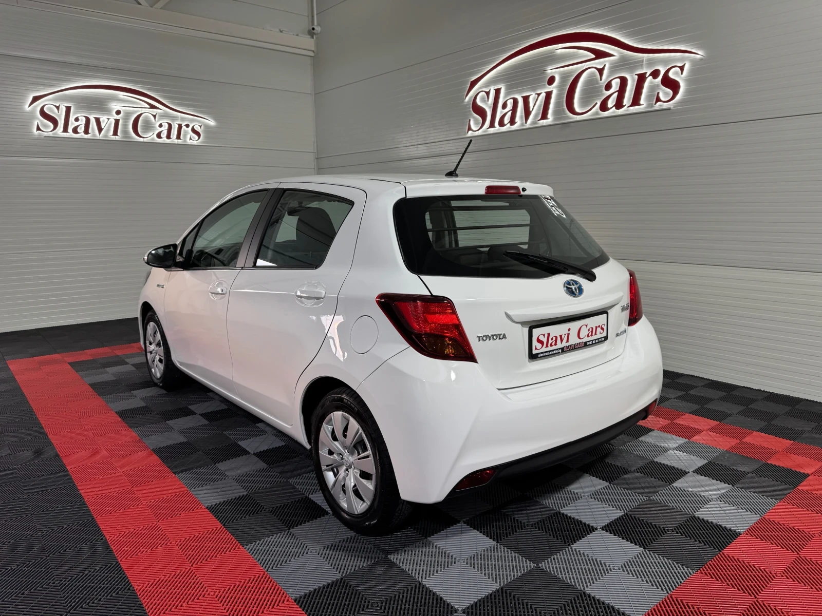 Toyota Yaris 1.5 HYBRID - AUTOMATIC - EURO 6B - 150.000 km! | Mobile.bg � ����������� 4