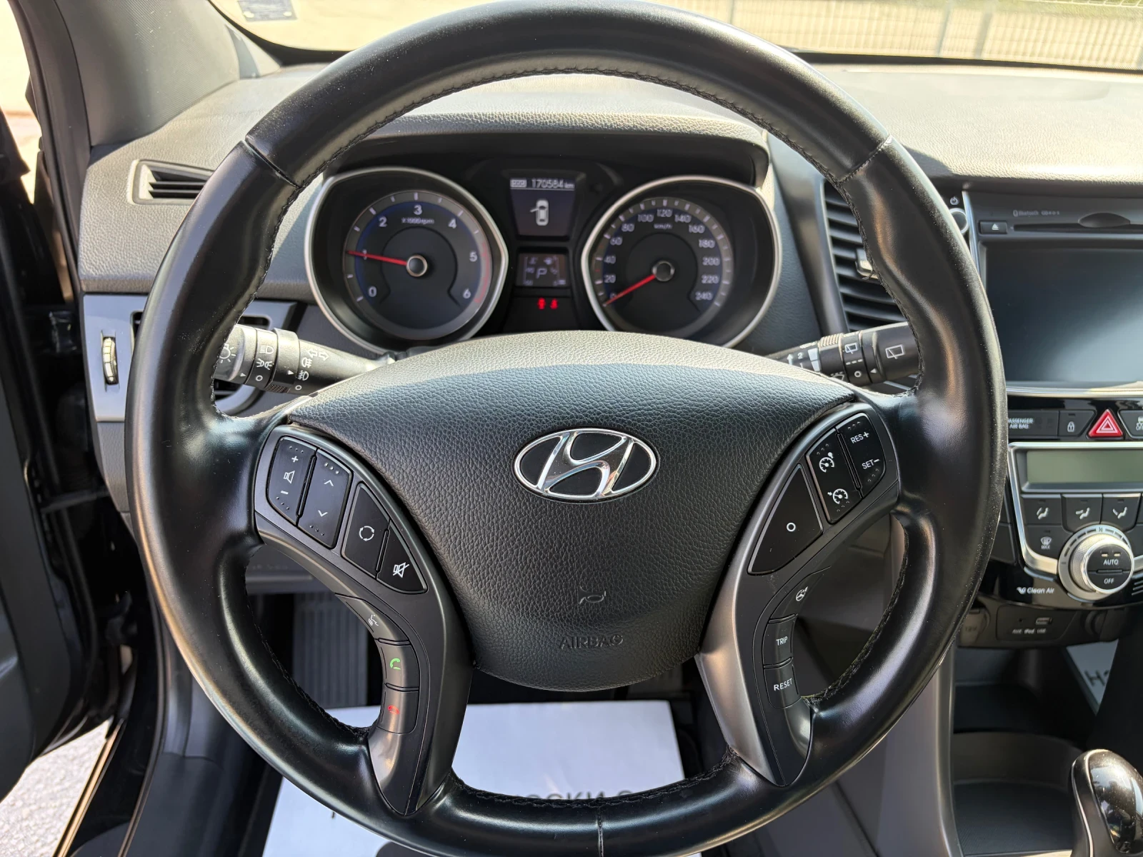 Hyundai I30 1.6d Automatic TOP, снимка 8 - Автомобили и джипове - 54358985