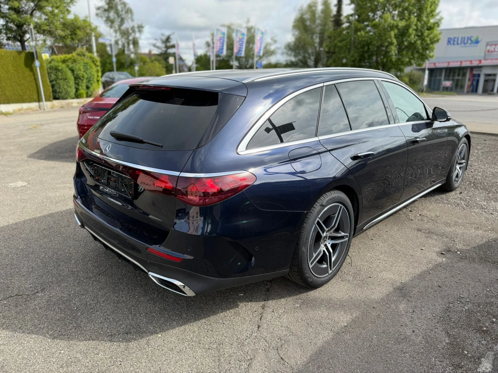 Mercedes-Benz E 220, снимка 8 - Автомобили и джипове - 55492719