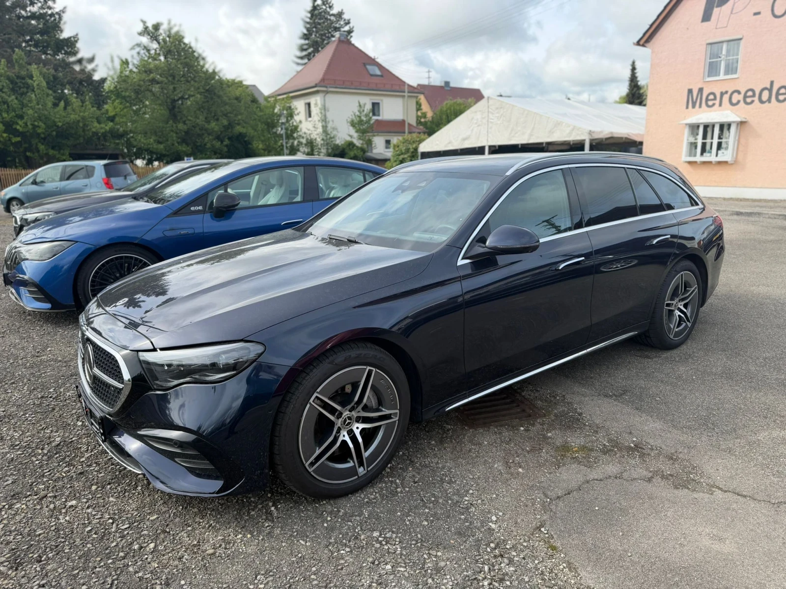 Mercedes-Benz E 220, снимка 10 - Автомобили и джипове - 55492719