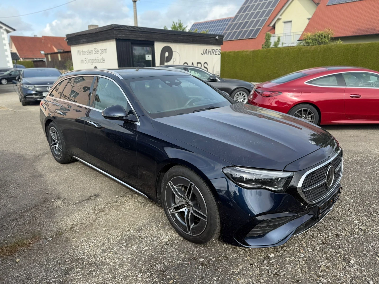 Mercedes-Benz E 220, снимка 2 - Автомобили и джипове - 55492719