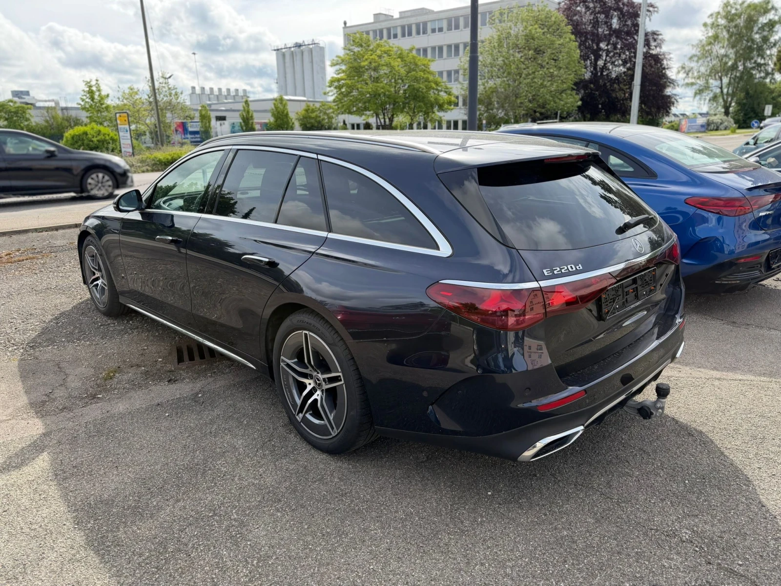 Mercedes-Benz E 220, снимка 6 - Автомобили и джипове - 55492719